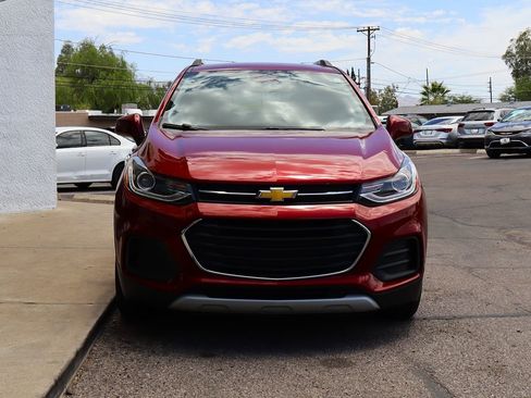 Used 2022 Chevrolet Trax LT w/ LT Convenience Package FWD image 16