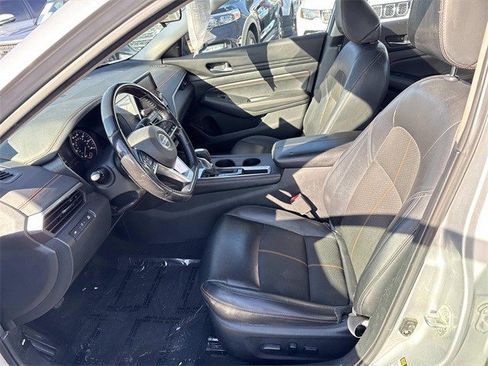 Used 2020 Nissan Altima 2.5 SR w/ Premium Package image 14