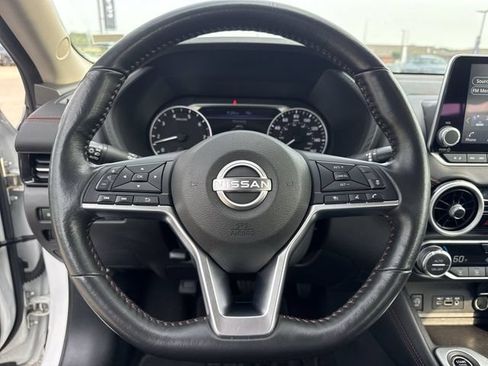 Used 2025 Nissan Sentra SR w/ SR Premium Package FWD image 17