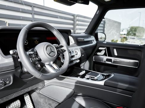 Used 2025 Mercedes-Benz G 63 AMG 4MATIC image 2
