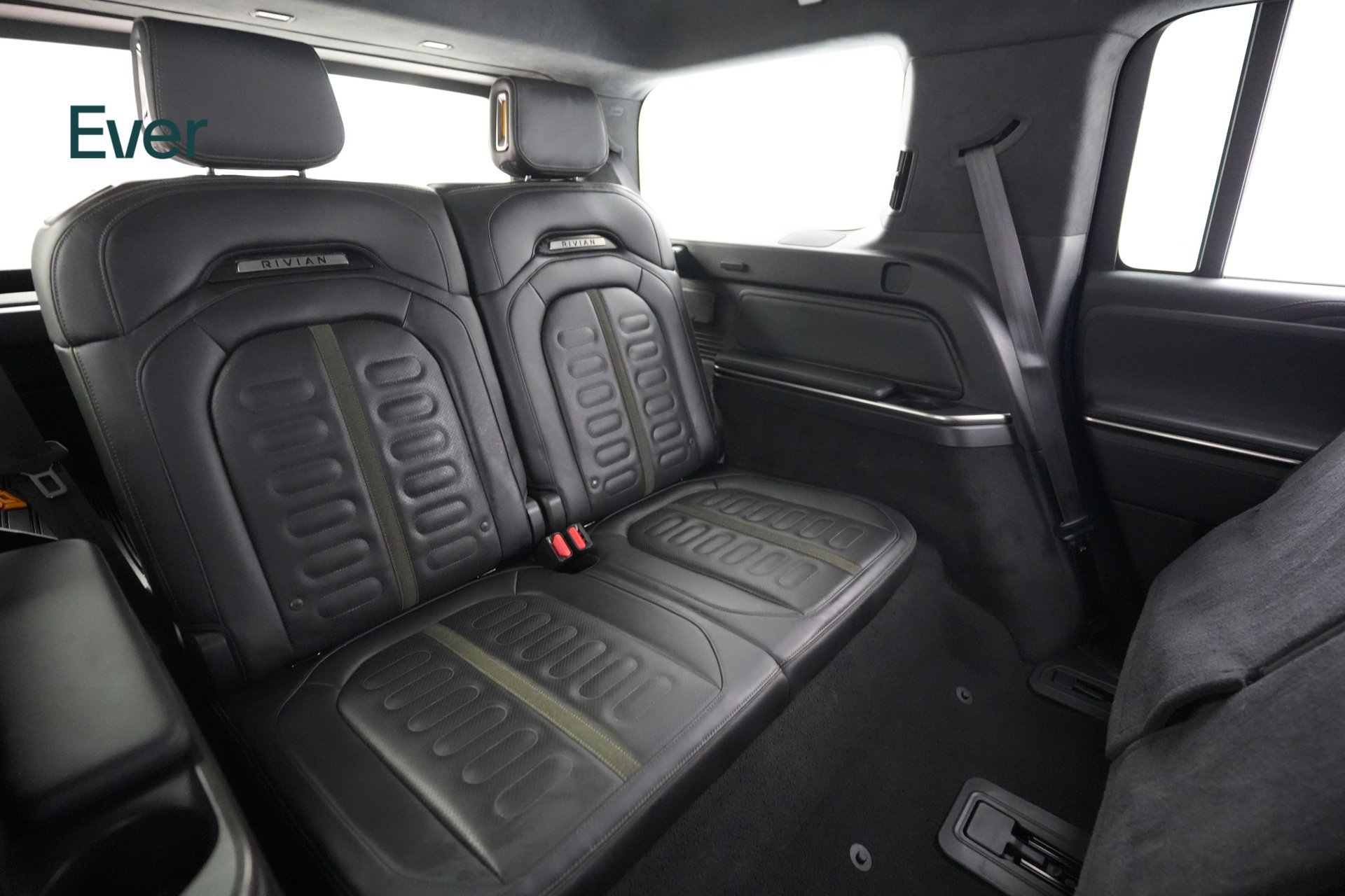 Used 2024 Rivian R1S Adventure Dual AWD/4WD image 26