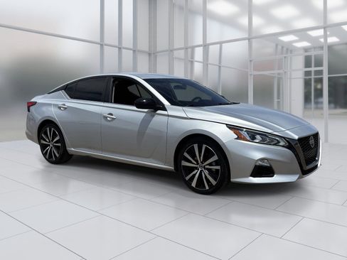 Certified 2021 Nissan Altima 2.5 SR FWD image 9