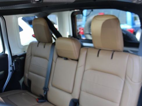 Used 2022 Jeep Wrangler Unlimited Sahara w/ Cold Weather Group image 24