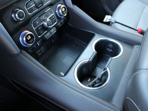 Used 2021 GMC Yukon SLT w/ SLT Premium Package image 30