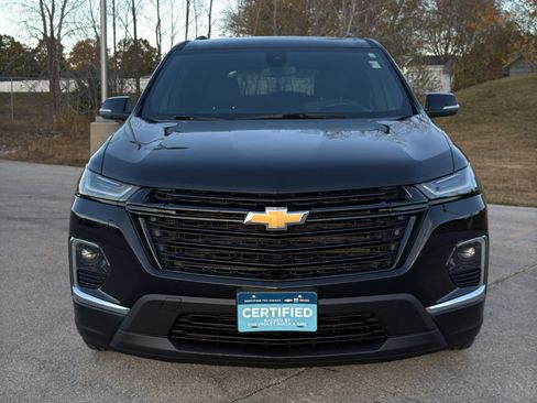 Used 2023 Chevrolet Traverse LT image 3