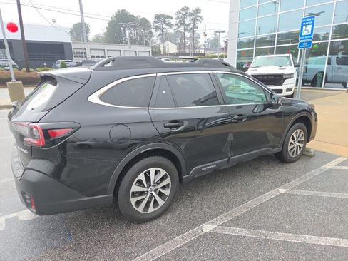 Used 2022 Subaru Outback Premium image 3