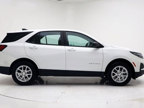 Used 2023 Chevrolet Equinox LS w/ Driver Confidence II Package AWD/4WD image 3