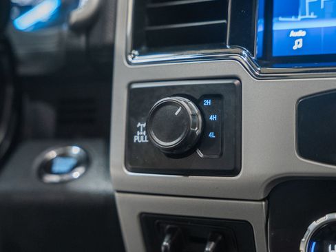 Used 2022 Ford F250 Lariat w/ Black Appearance Pkg image 34