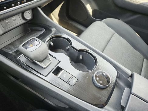 Used 2024 Nissan Rogue SV AWD/4WD image 28