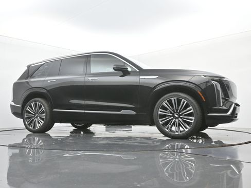 New 2026 Cadillac Vistiq Premium Luxury w/ LPO, Floor Liner Package image 21