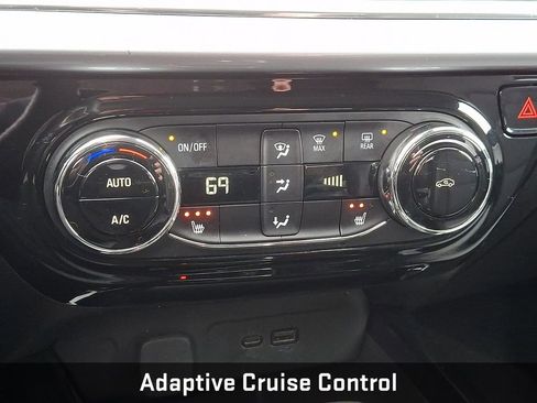 Used 2024 Chevrolet Trax LT w/ Driver Confidence Package image 19