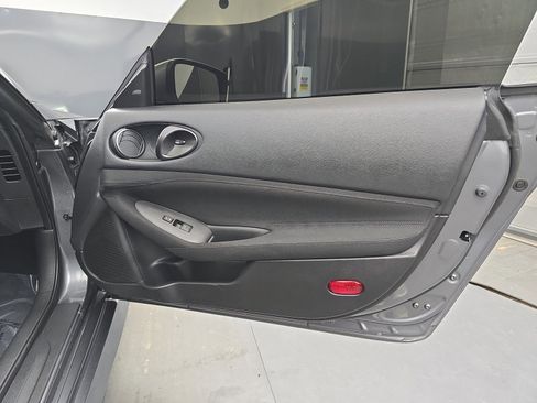 Used 2025 Nissan Z Sport w/ Floor Mat Package image 34