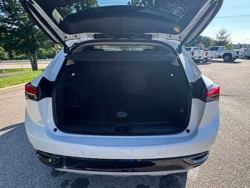 Used 2023 Buick Envision Essence w/ Sport Touring Package AWD/4WD image 5