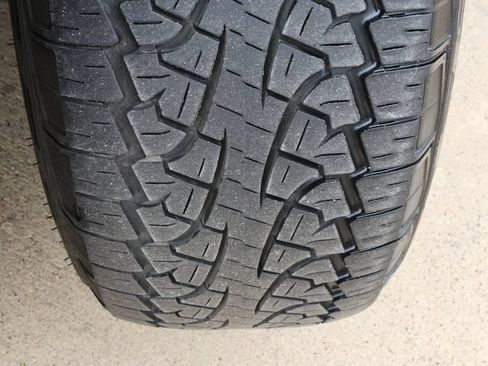 Used 2025 Ford Expedition Active AWD/4WD image 19