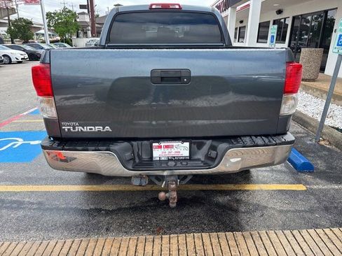 Used 2010 Toyota Tundra 4x4 CrewMax image 4