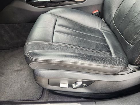 Used 2017 BMW 740i image 24