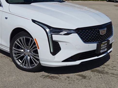 Used 2023 Cadillac CT4 Premium Luxury image 2