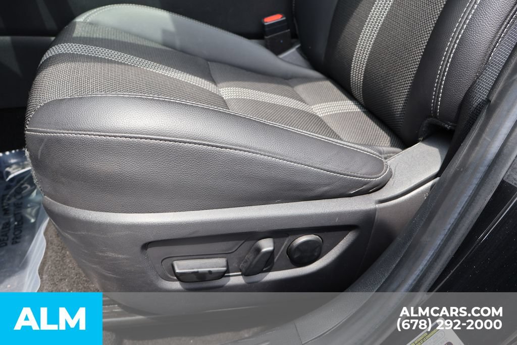 Used 2025 MAZDA CX-50 AWD 2.5 S w/ Preferred Package image 12