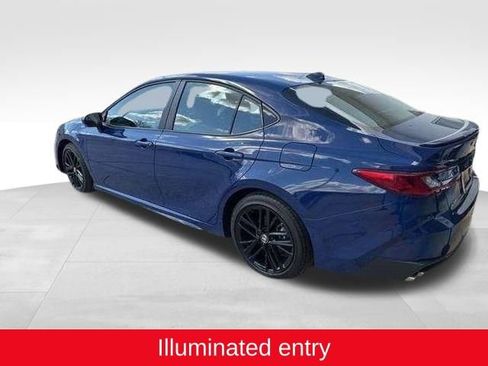 Used 2025 Toyota Camry SE w/ Convenience Package image 12