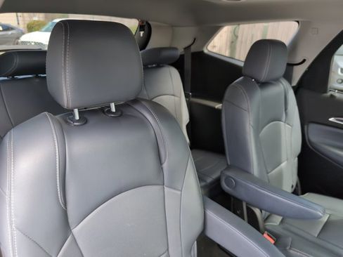 Used 2019 Buick Enclave Essence image 23