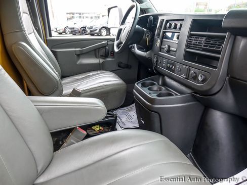 Used 2019 GMC Savana 3500 Extended w/ Driver Convenience Package RWD image 24