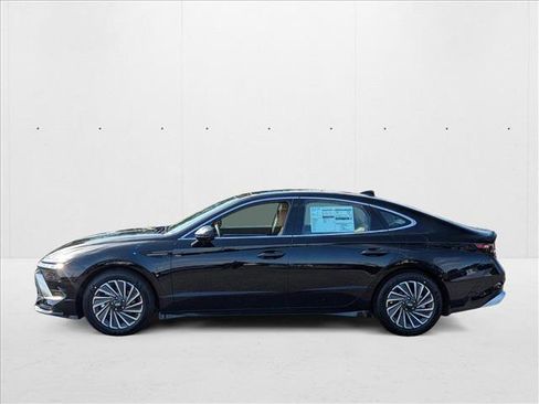 New 2025 Hyundai Sonata Limited image 5