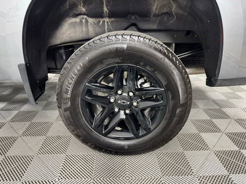 Used 2025 Chevrolet Silverado 1500 Custom Trail Boss AWD/4WD image 35