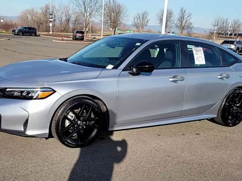 Used 2025 Honda Civic Sport image 4