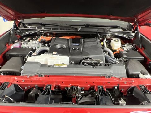 Used 2025 Toyota Sequoia SR5 image 31