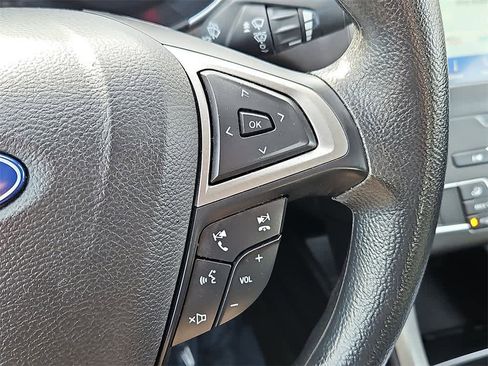 Used 2020 Ford Fusion SE image 23