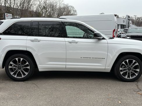 Certified 2023 Jeep Grand Cherokee Overland image 2