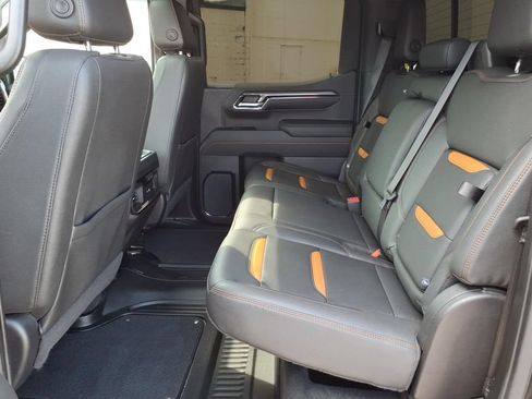 Used 2023 GMC Sierra 1500 AT4 w/ AT4 Premium Package AWD/4WD image 16