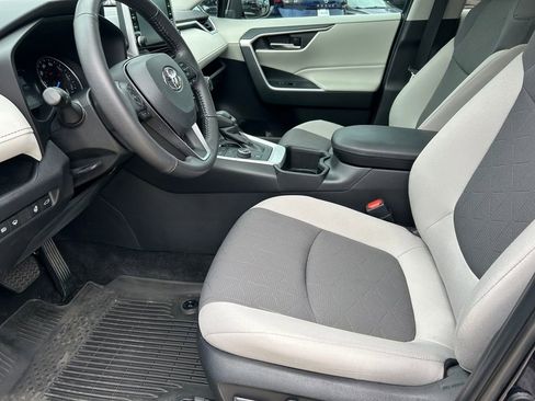Used 2022 Toyota RAV4 XLE w/ Convenience Package AWD/4WD image 11