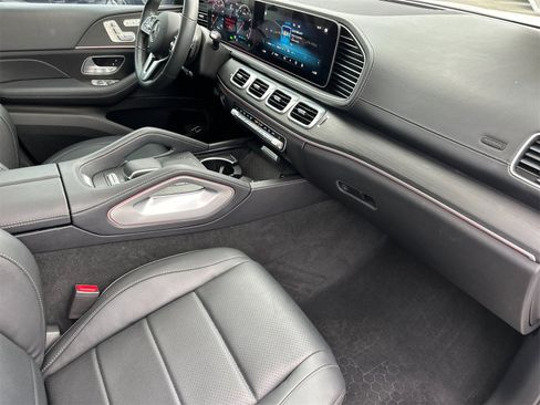 Certified 2023 Mercedes-Benz GLS 450 4MATIC image 18