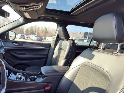 New 2026 Jeep Grand Cherokee L 4WD image 25