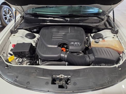 Used 2021 Dodge Charger SXT w/ Leather Interior Group image 9