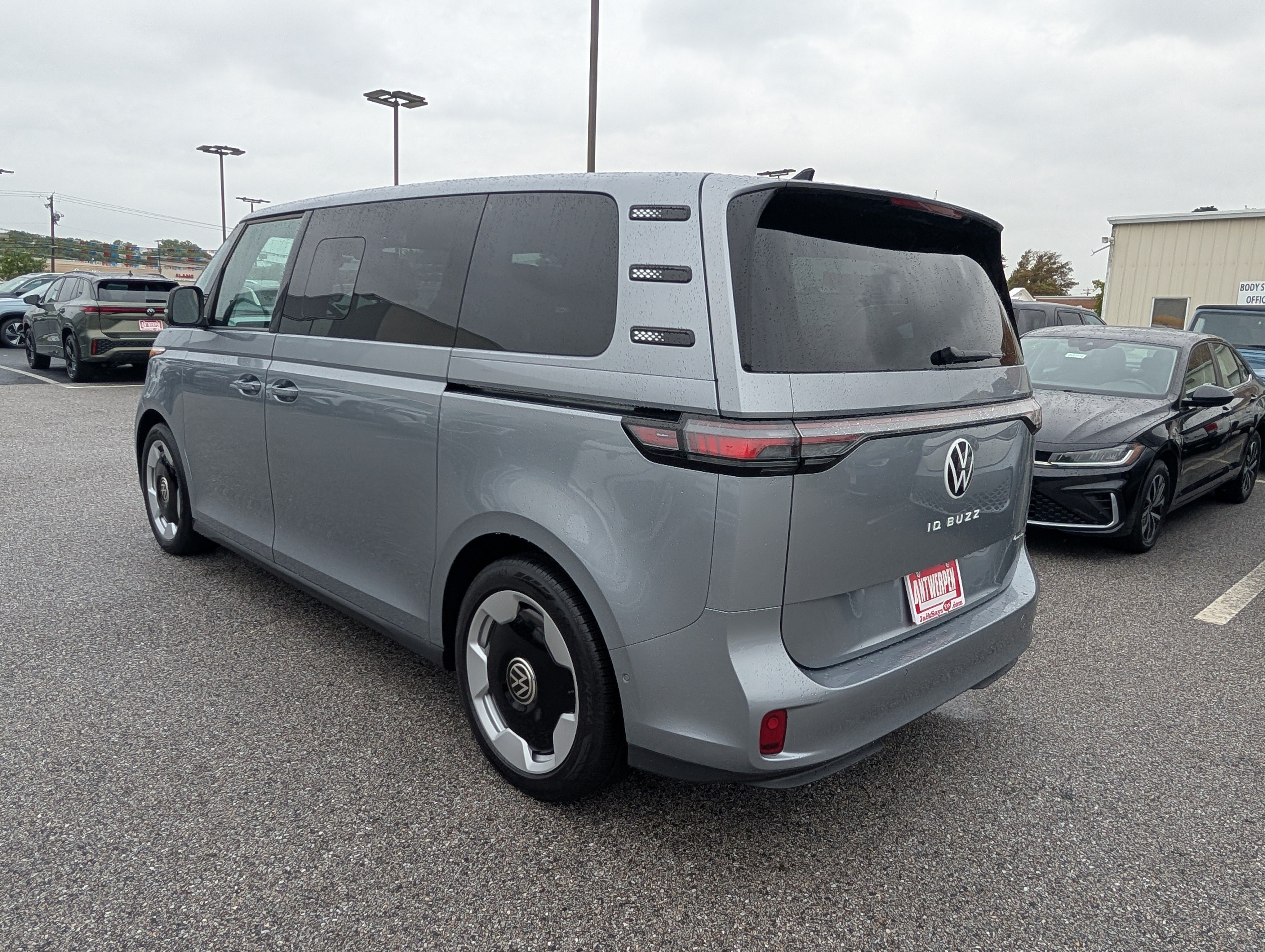 Used 2025 Volkswagen ID. Buzz Pro S Plus AWD/4WD image 6