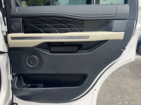 Used 2019 Ford Expedition Platinum AWD/4WD image 11