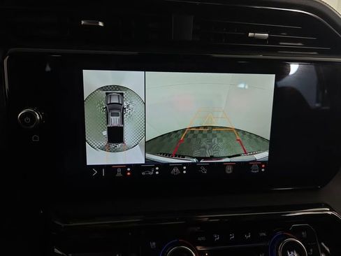 Used 2024 GMC Sierra 1500 AT4 w/ Technology Package image 18