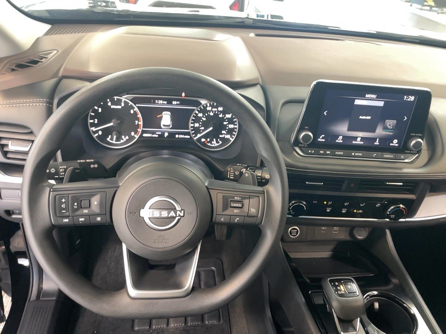 Used 2023 Nissan Rogue S AWD/4WD image 7