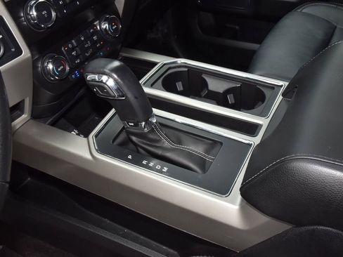 Used 2020 Ford F150 Lariat RWD image 30