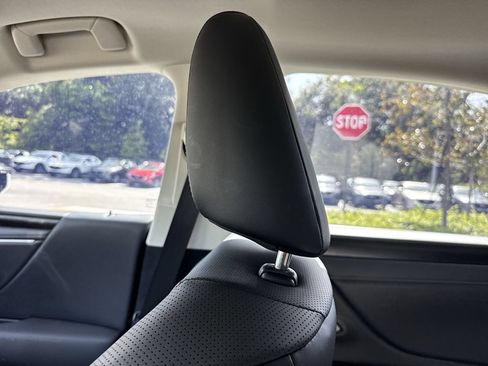 Used 2025 Lexus ES 350 w/ Premium Package FWD image 16