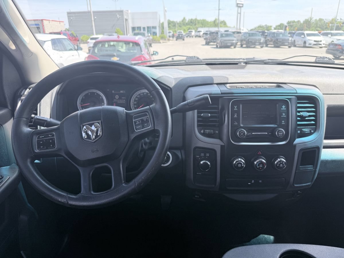 Used 2015 RAM 1500 Express AWD/4WD image 10