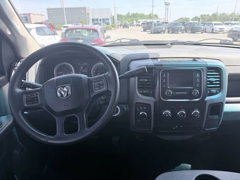 Used 2015 RAM 1500 Express AWD/4WD image 10