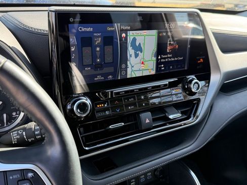 Used 2022 Toyota Highlander Platinum image 22