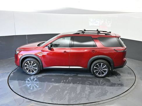 Used 2026 Nissan Pathfinder Platinum FWD image 57
