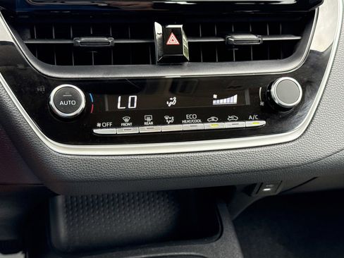Used 2024 Toyota Corolla LE FWD image 24