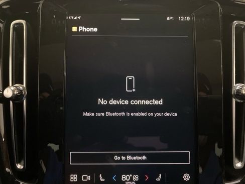 Used 2025 Volvo XC40 B5 Plus image 48