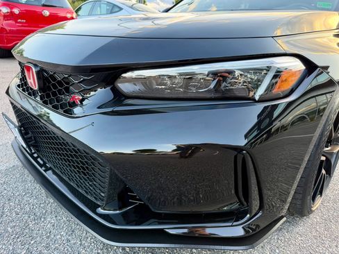 Used 2023 Honda Civic Type R image 11