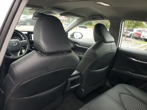 Used 2024 Toyota Camry SE FWD image 9